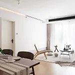Eastern Hub - Bund Branch 3-Bedroom Near Yuyuan Garden, Nanjing Road With Shanghai Tower Views, Near Subway