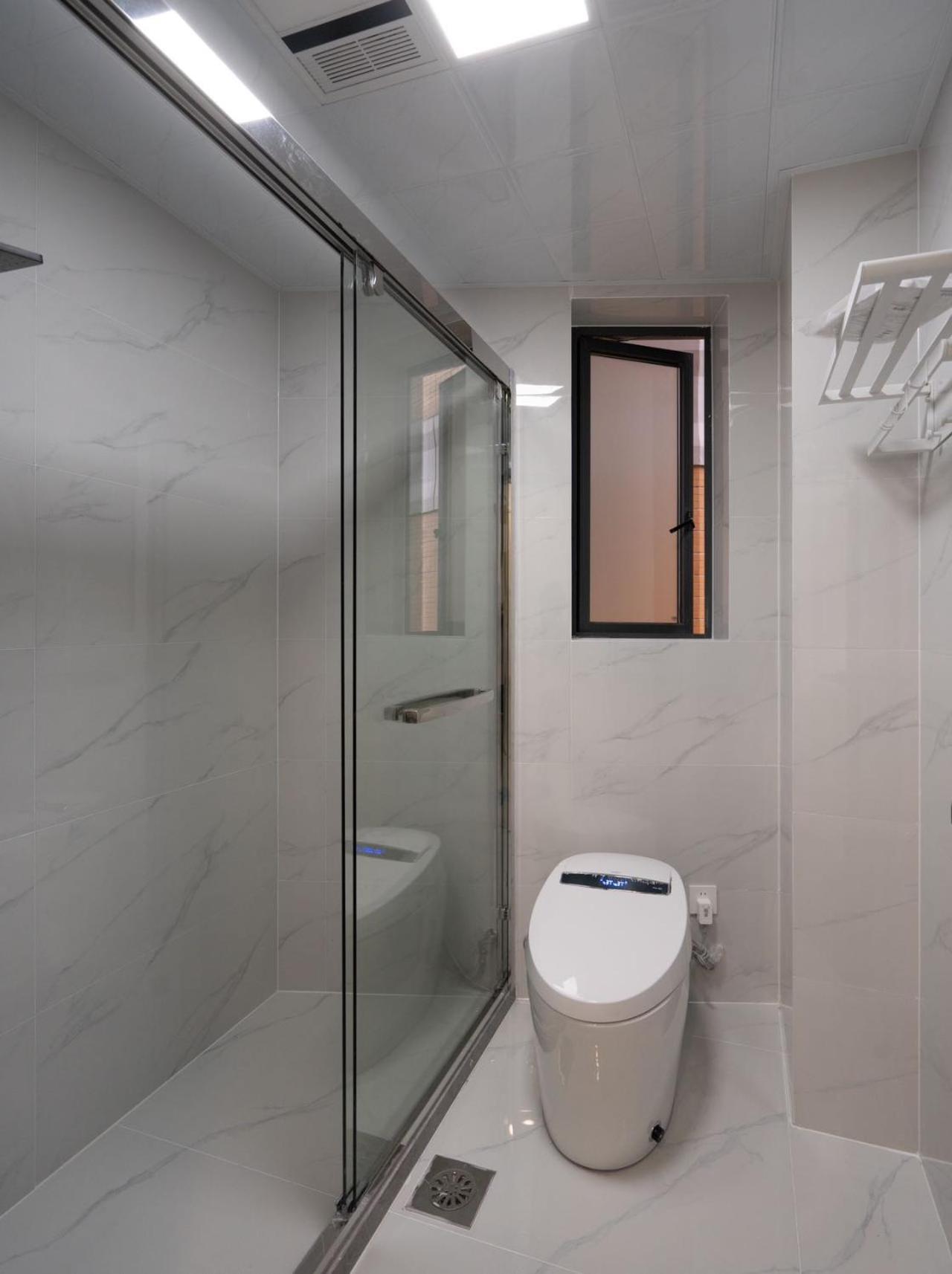 Apartment Eastern Hub - Bund Branch 3-bedroom Near Yuyuan Garden, Nanjing Road With Tower Views, Near Subway