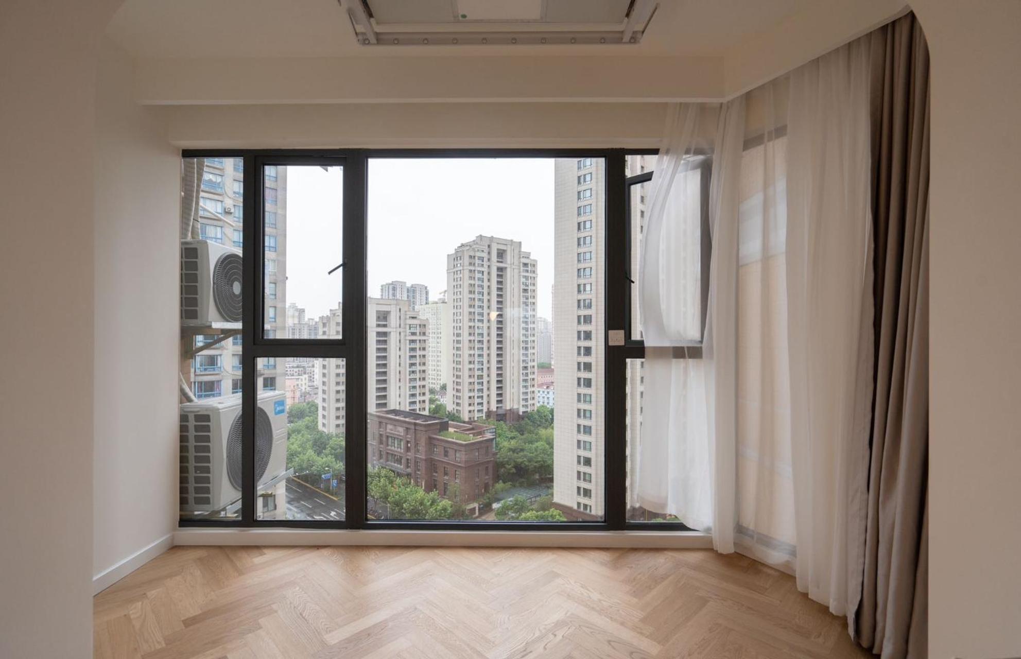 Eastern Hub - Bund Branch 3-bedroom Near Yuyuan Garden, Nanjing Road With Tower Views, Near Subway Apartment