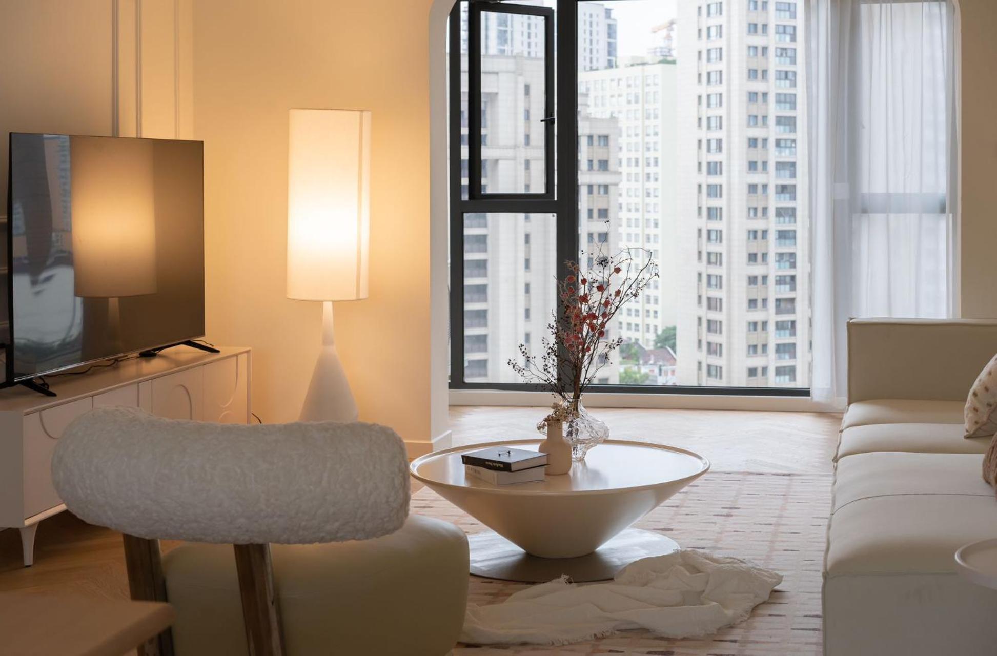 Eastern Hub - Bund Branch 3-bedroom Near Yuyuan Garden, Nanjing Road With Tower Views, Near Subway *