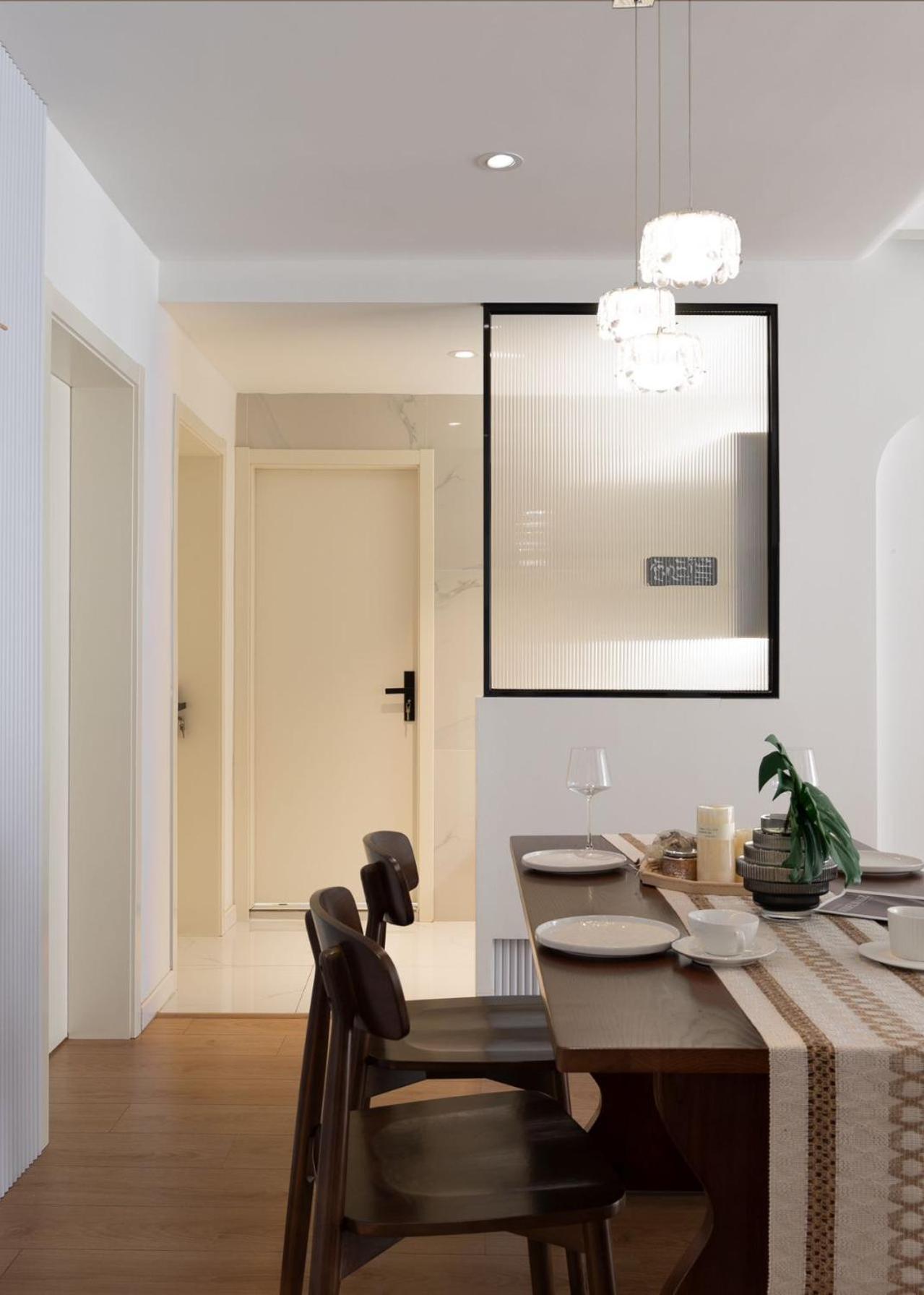 Eastern Hub - Bund Branch 3-bedroom Near Yuyuan Garden, Nanjing Road With Tower Views, Near Subway Apartment
