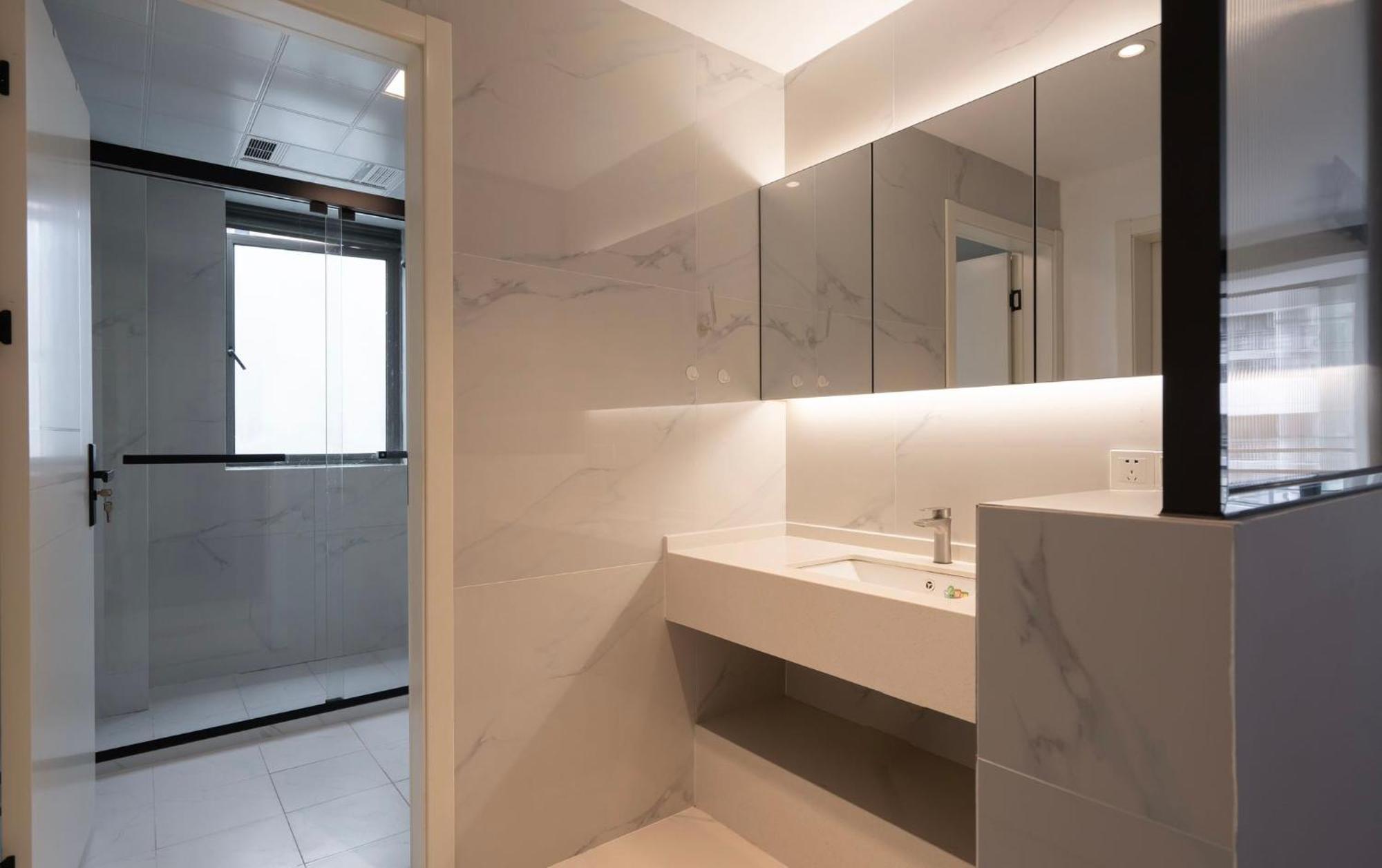 Apartment Eastern Hub - Bund Branch 3-bedroom Near Yuyuan Garden, Nanjing Road With Tower Views, Near Subway Shanghai