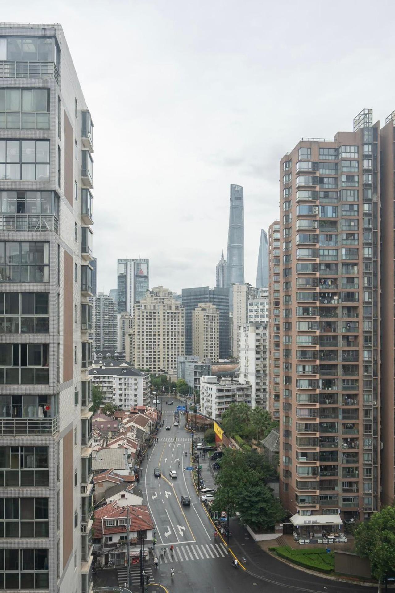 Apartment Eastern Hub - Bund Branch 3-bedroom Near Yuyuan Garden, Nanjing Road With Tower Views, Near Subway