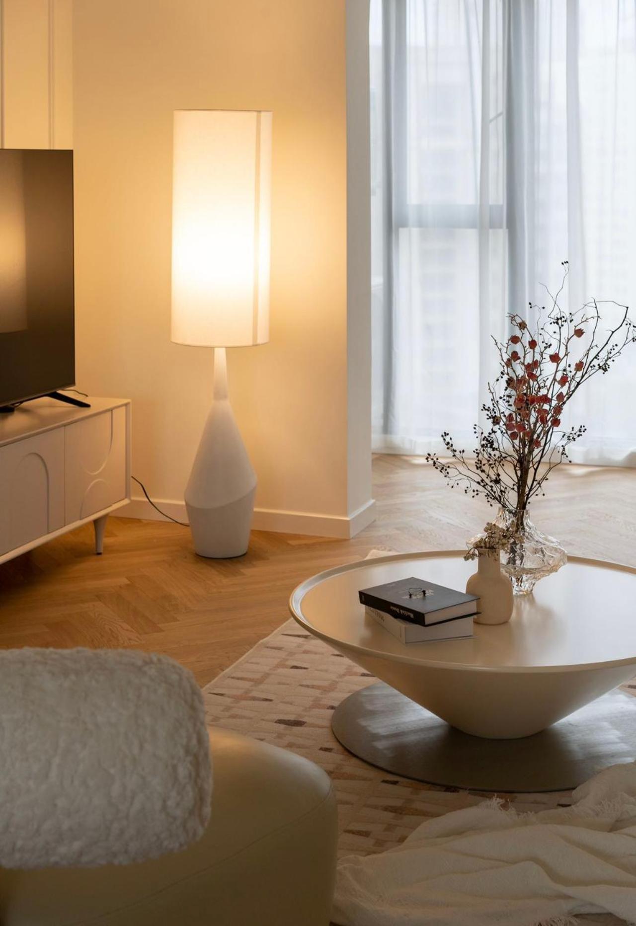 Eastern Hub - Bund Branch 3-bedroom Near Yuyuan Garden, Nanjing Road With Tower Views, Near Subway *