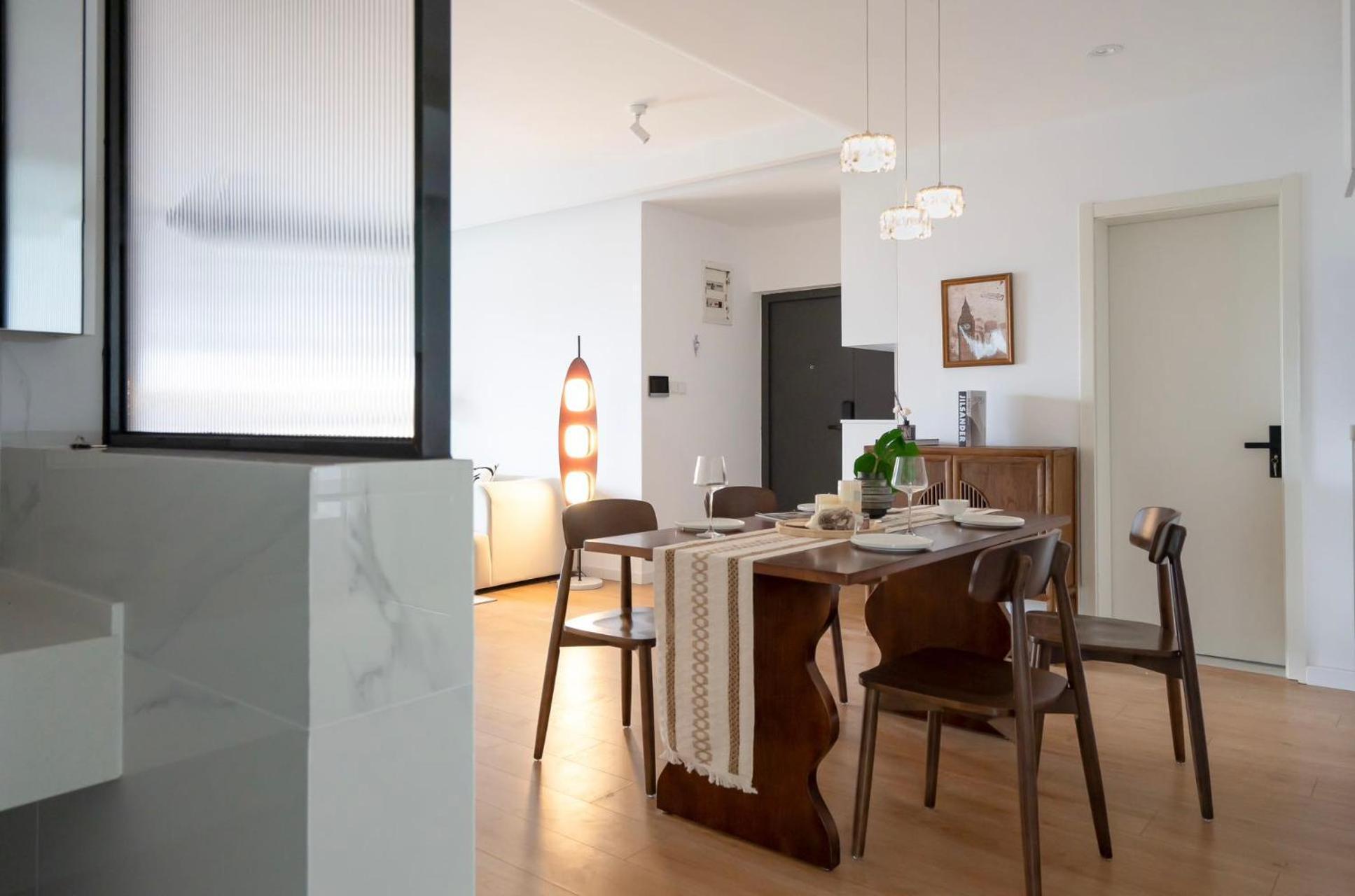 Eastern Hub - Bund Branch 3-bedroom Near Yuyuan Garden, Nanjing Road With Tower Views, Near Subway * Shanghai